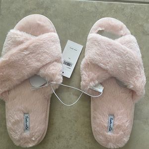 Light pink furry sluppers